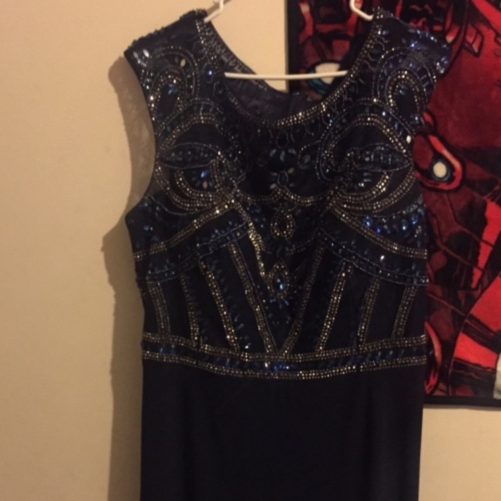 Long Formal fit to shape gown